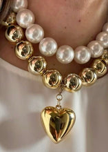 Load image into Gallery viewer, Pearl & Heart Pendant Necklace