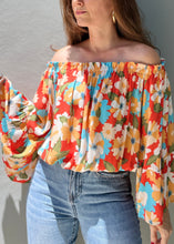 Load image into Gallery viewer, Retro Flower Top
